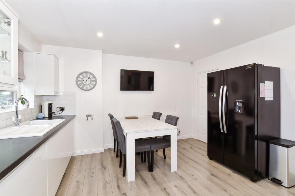 Kitchen/Breakfast Room