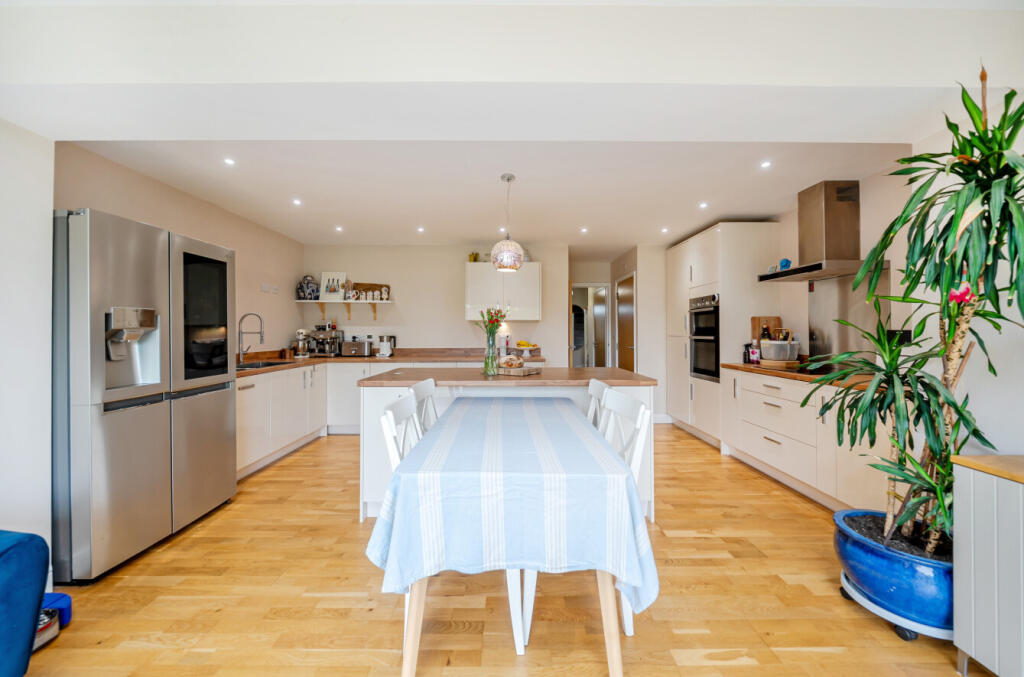 Kitchen/Diner/Family