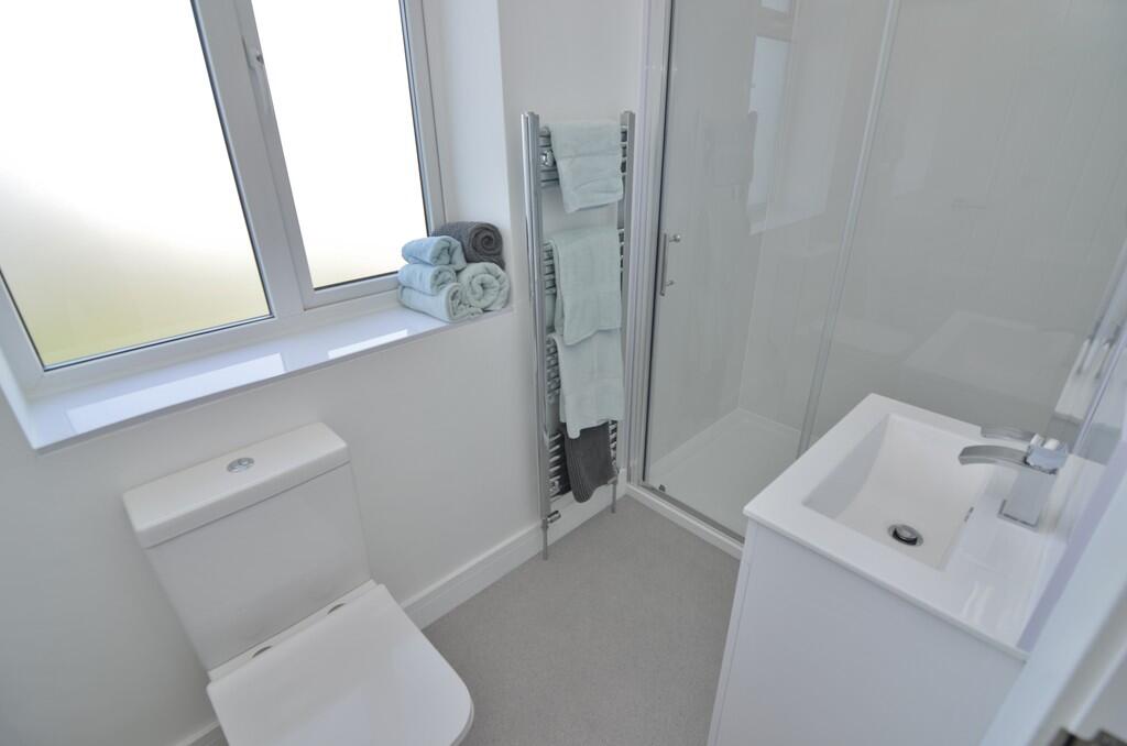 F/F Shower Room