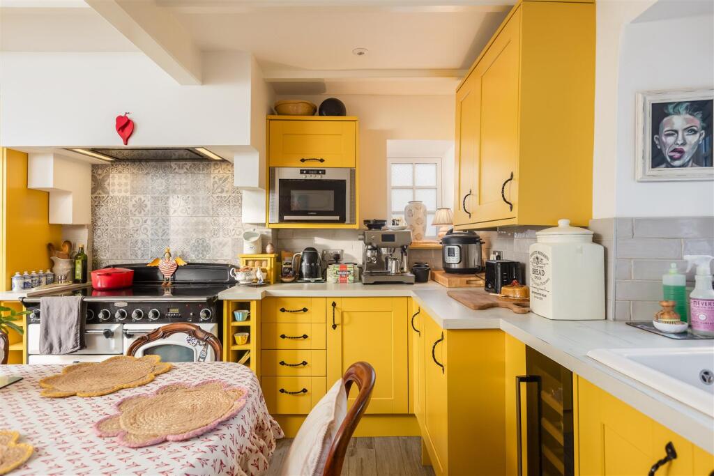Daisy Cottage Kitchen-2.jpg