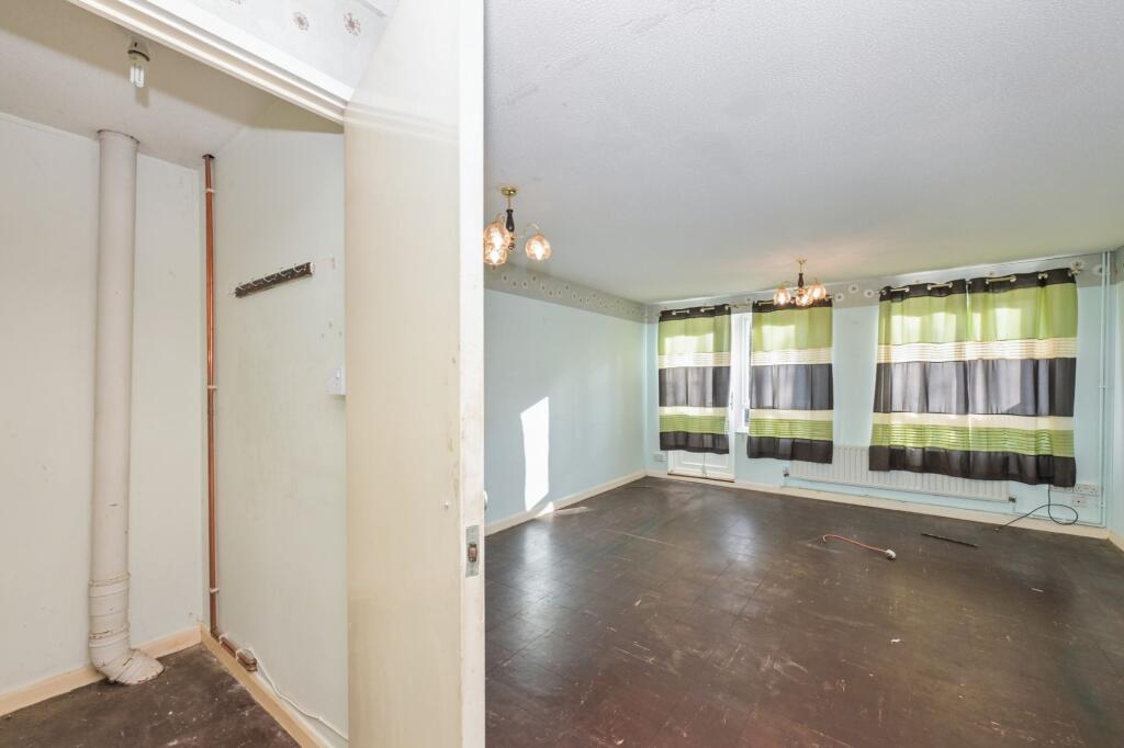 70 Madells, Epping, Essex CM16 4NN