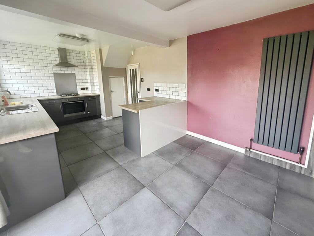 Kitchen/Dining Area