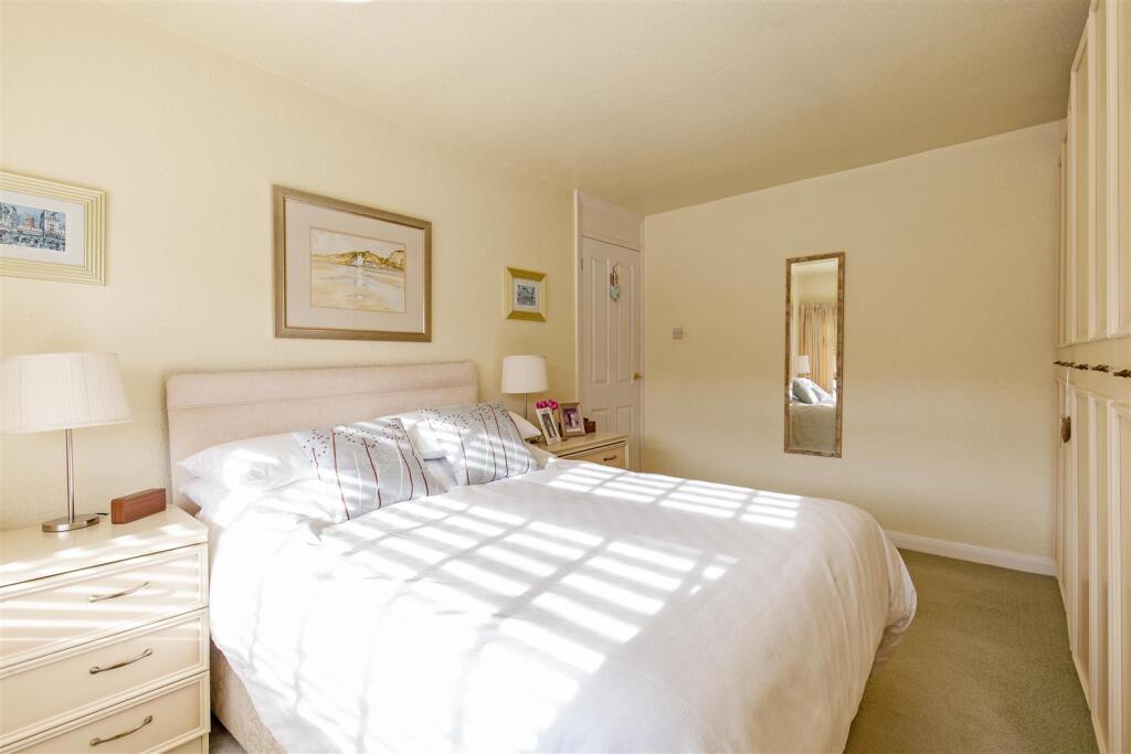 Bedroom 1-2.jpg