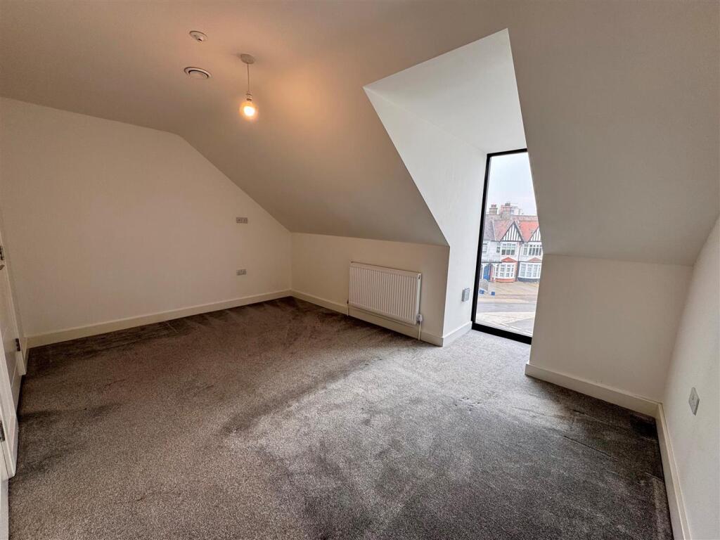 Front Bedroom.jpg