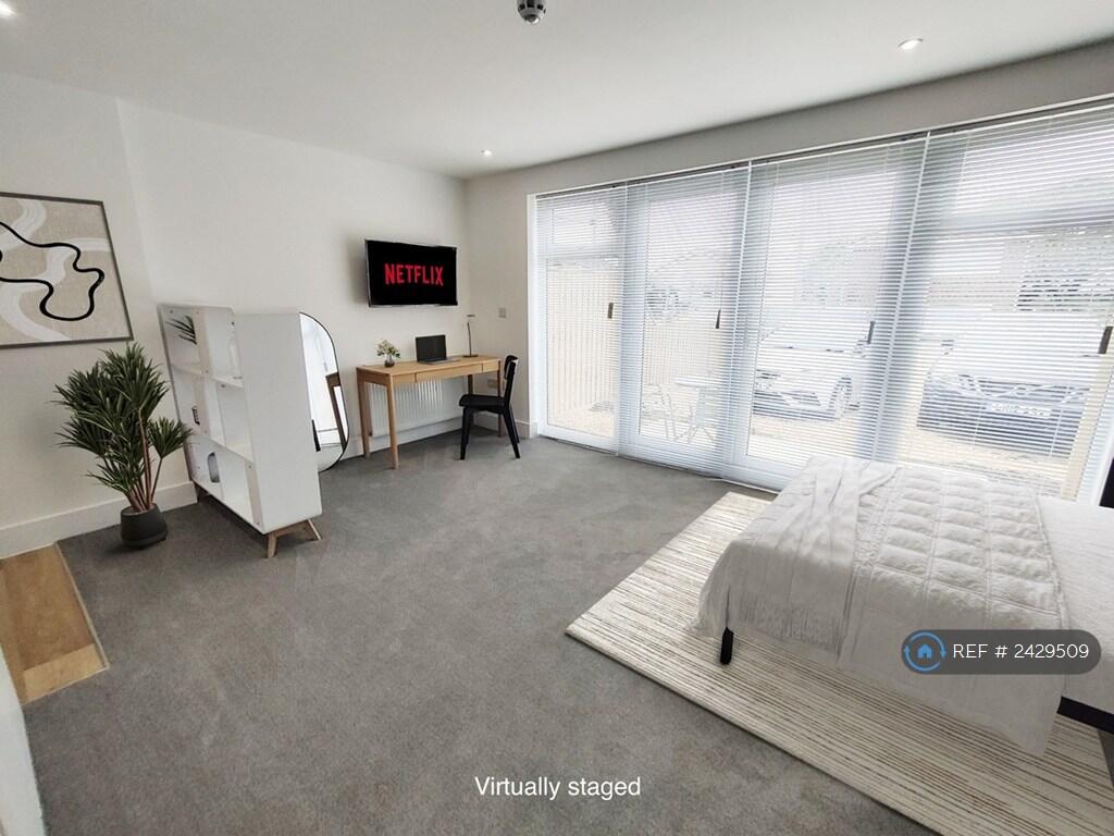R2 - Ensuite + Kitchenette + Terrace Virtual Stage