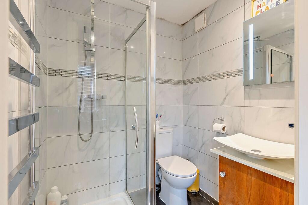 8651804-interior2...