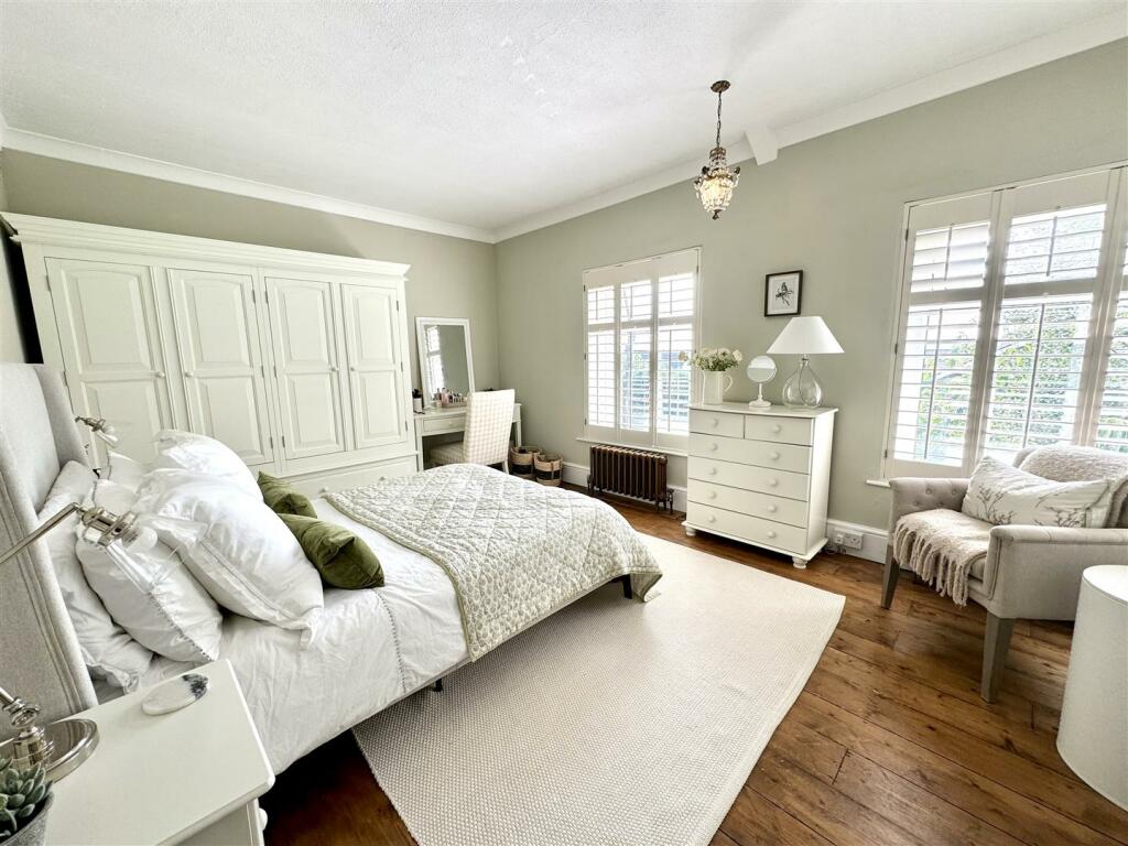 BEDROOM 1