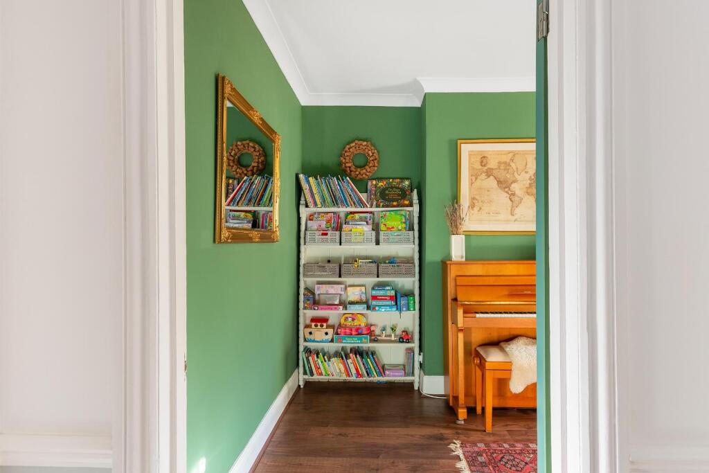 3B4RSV - Dining Room D.jpg