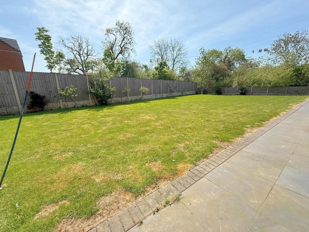 t 14.28.24_f606c388.jpg