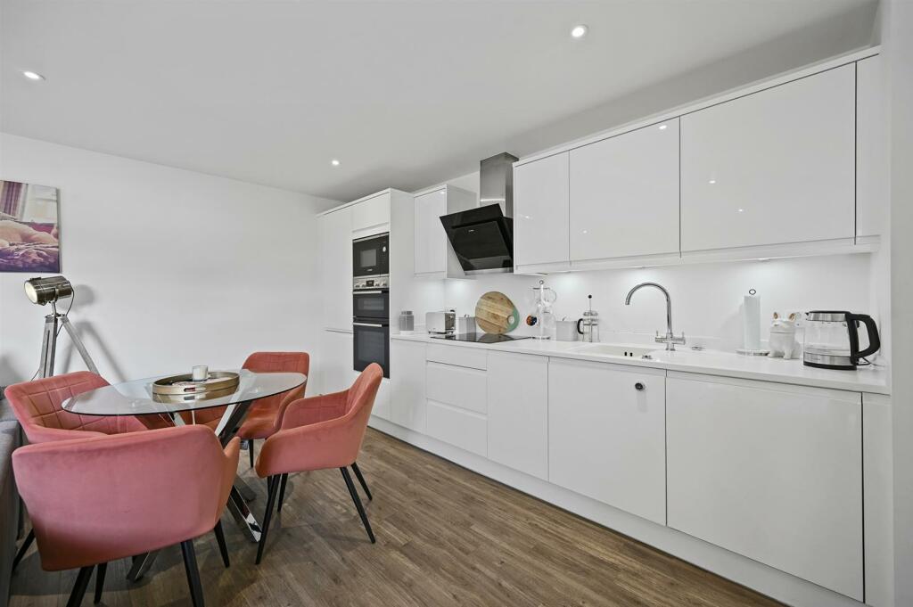 BCHJ - 1 Latimer Road - Kitchen Dinning (4).jpg