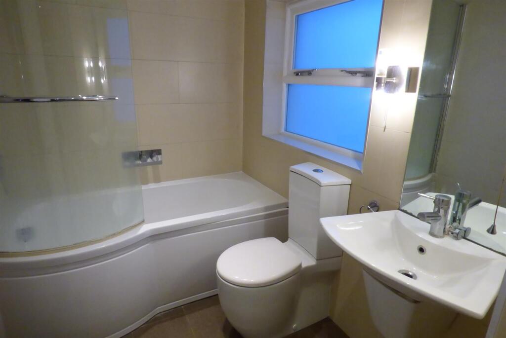 Bedroom 2 Ensuite