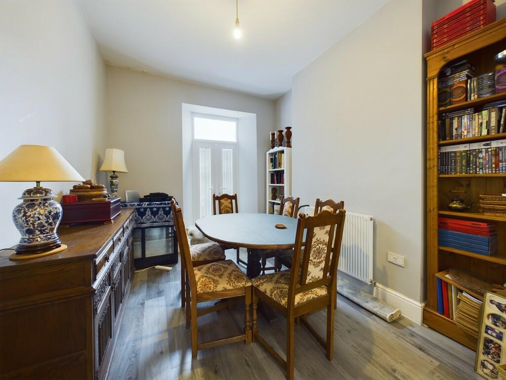 CAM03974G0-PR0027...