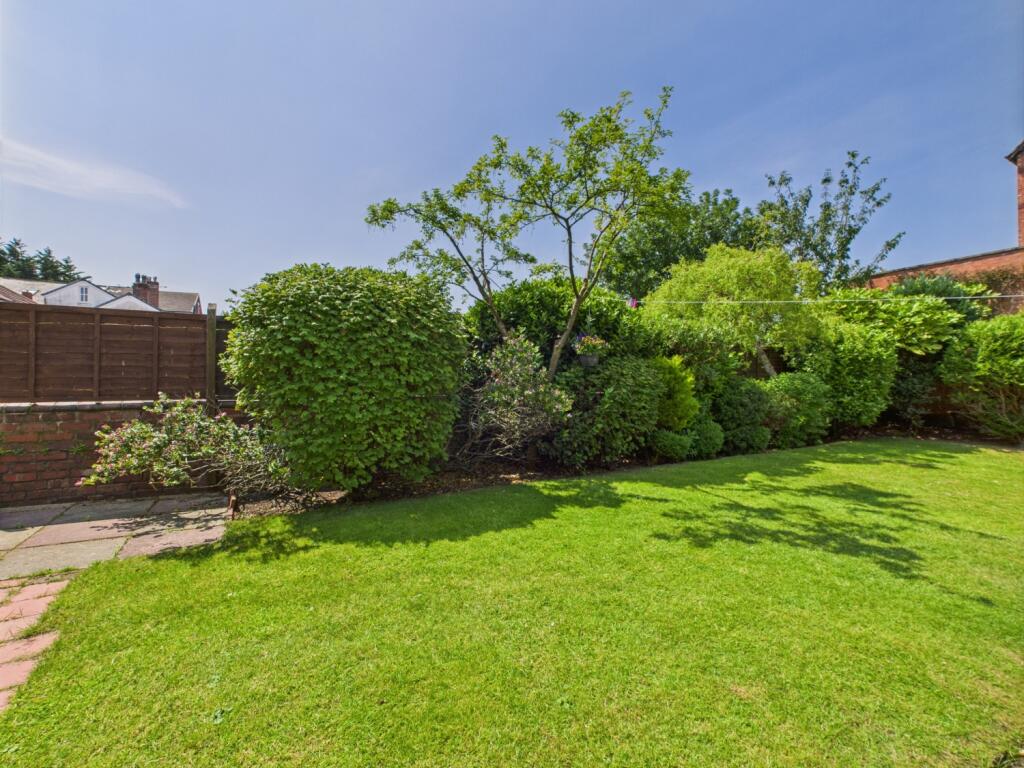 CAM02386G0-PR0133-STILL024