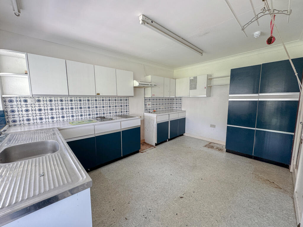 Kitchen (2)