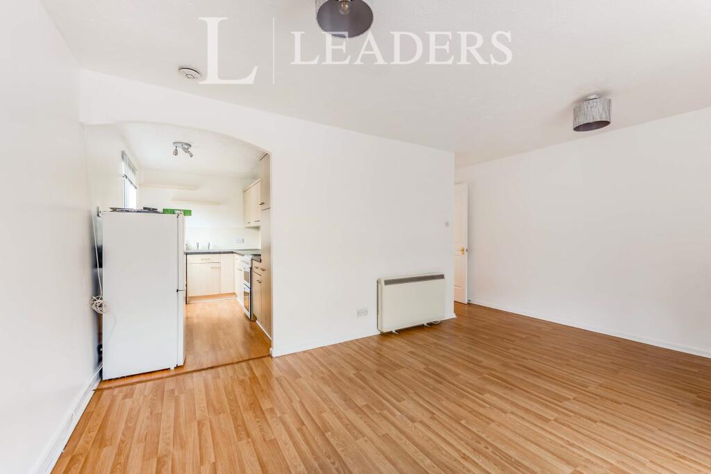 6. Living Room/Bedroom