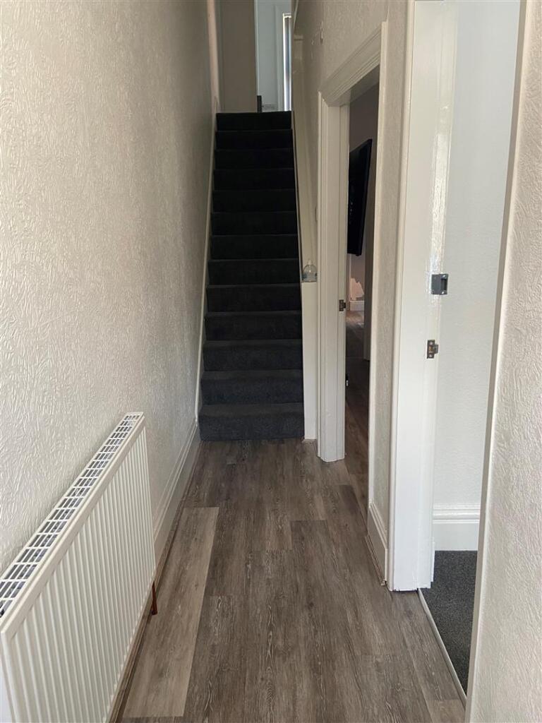 Hallway 1.JPG