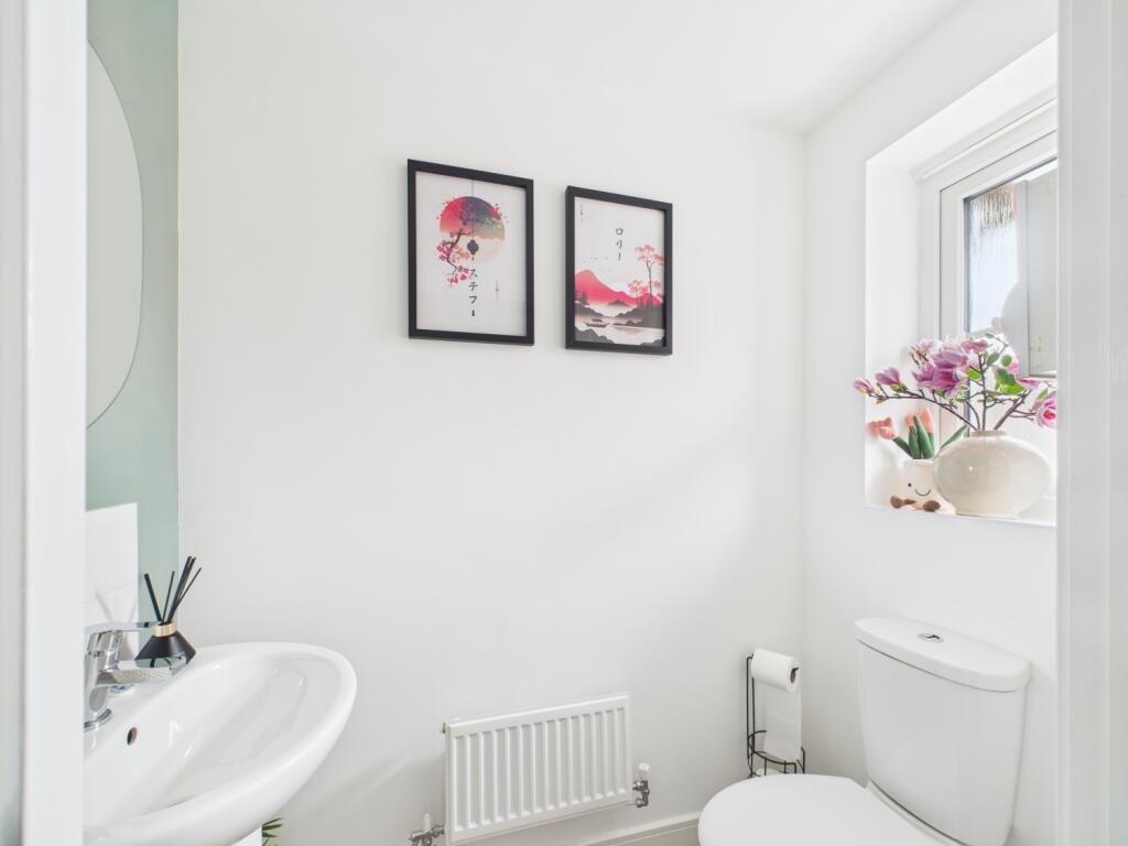 CAM03293G0-PR0247-STILL005