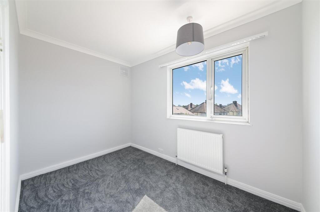 LONDON ROAD,520A-19.jpg