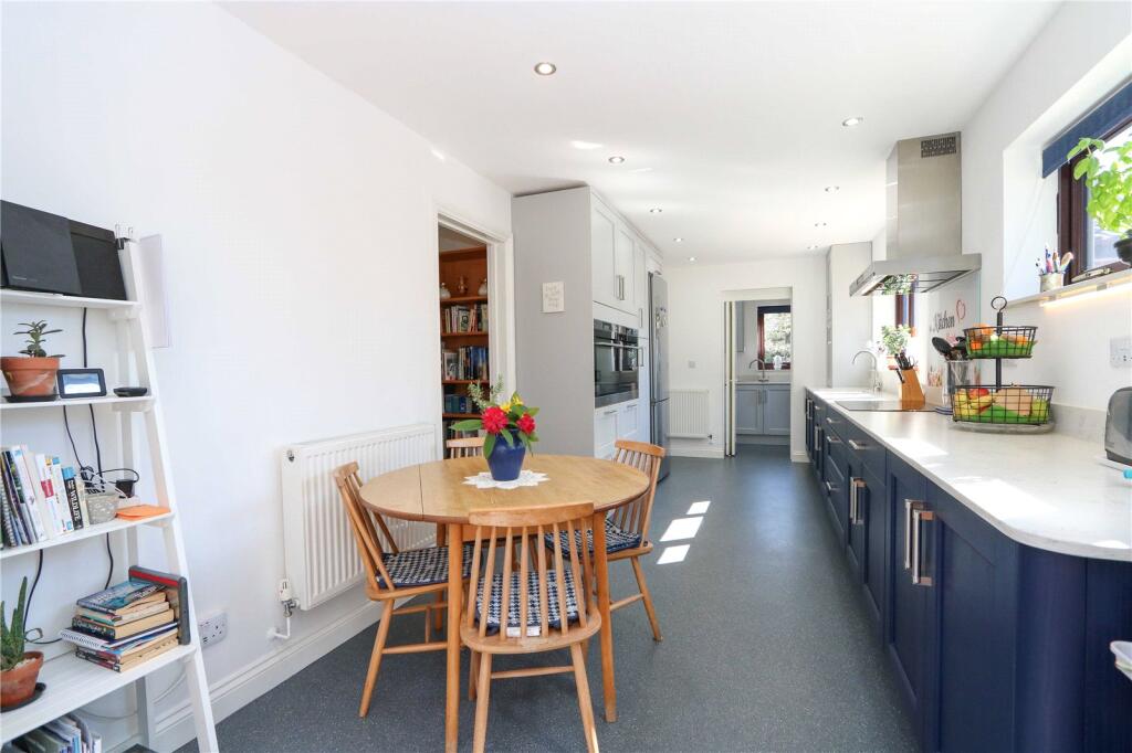 Kitchen/Breakfast Rm