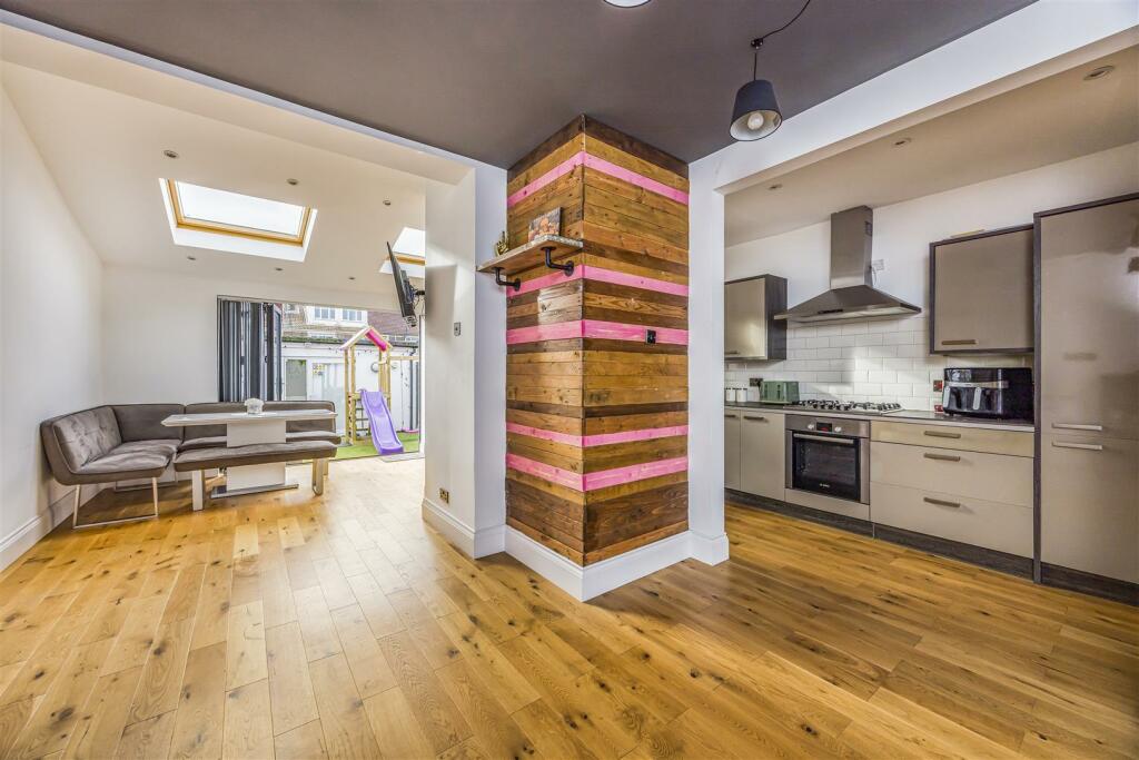 20 Cedar Grove, Baffins-PorticoMarketing-SarahOliv