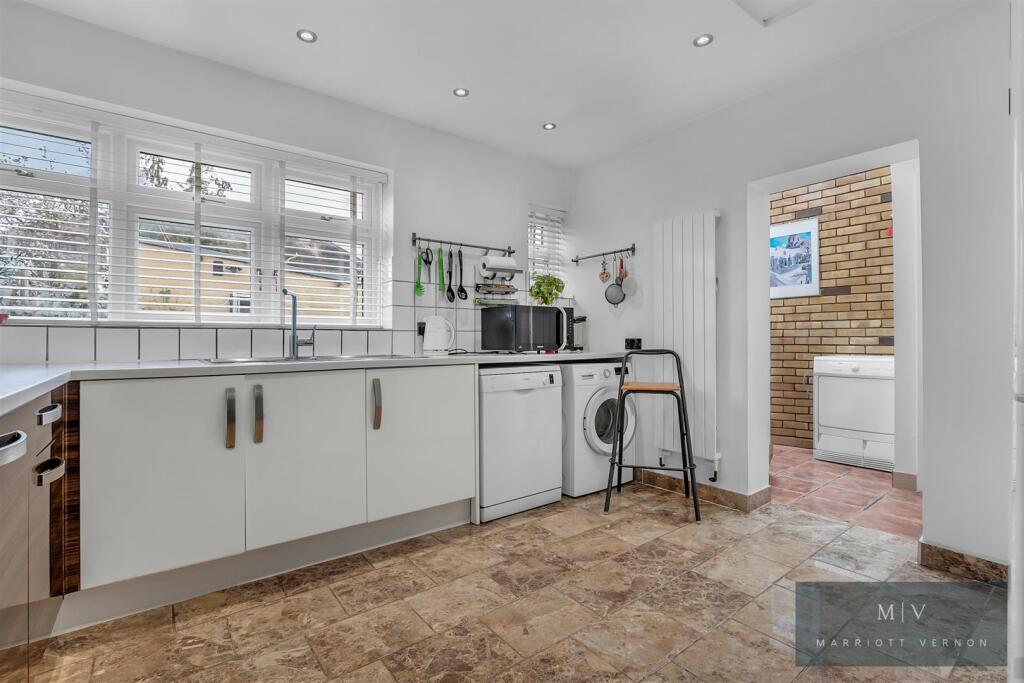 Brockenhurst Way 1 MV-8.jpg