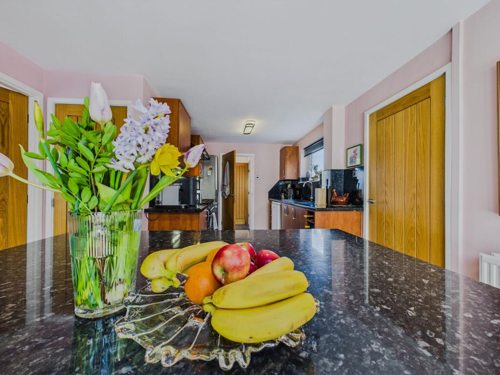 Kitchen Diner - Dining Area