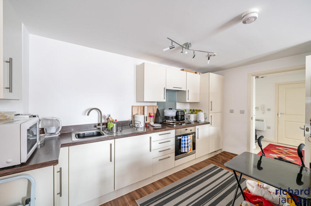 9645e1fcadcf40df91a5f4b0f2ebb4eb