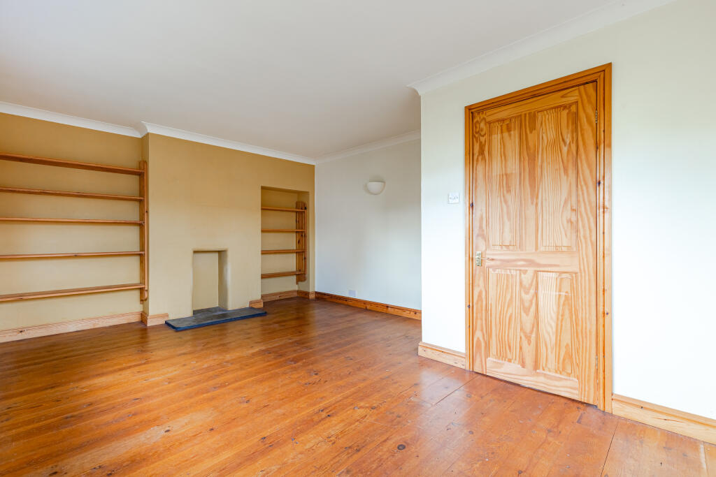 A10 - 4 Greenbanks, slapton - 251028