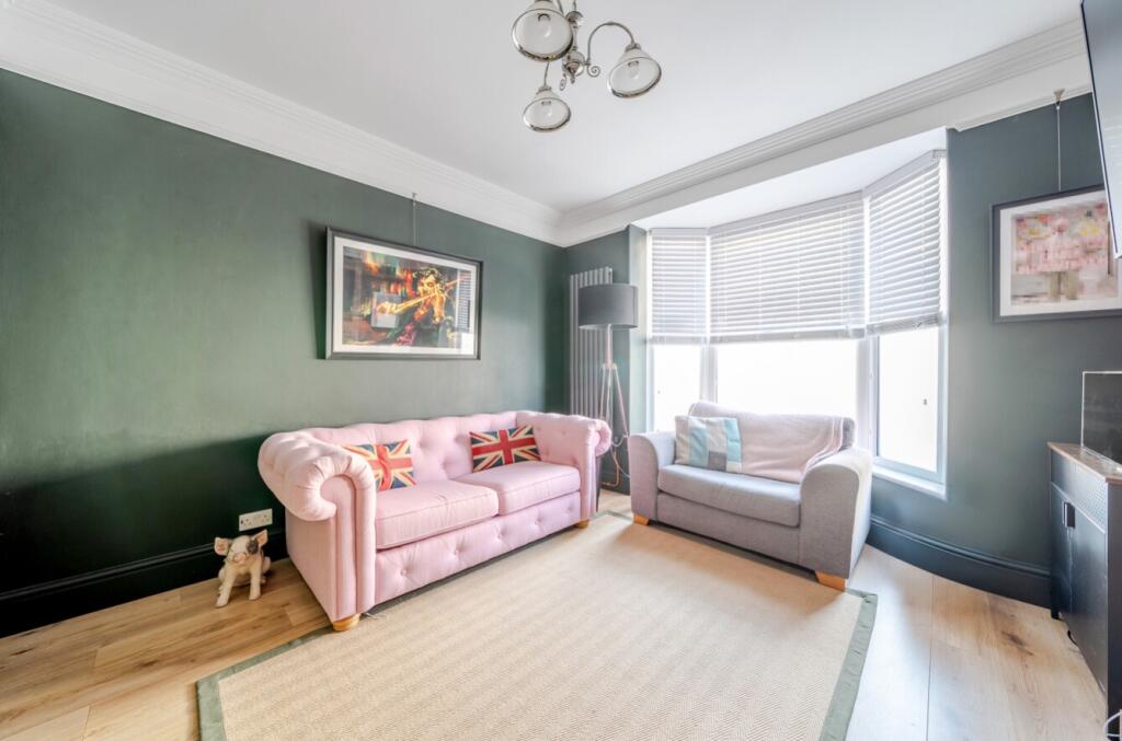 1360885-8-68dbdf92a7c7e