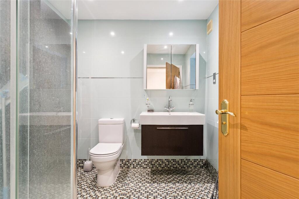 En Suite Shower Room