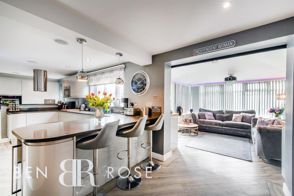 Kitchen/Conservatory