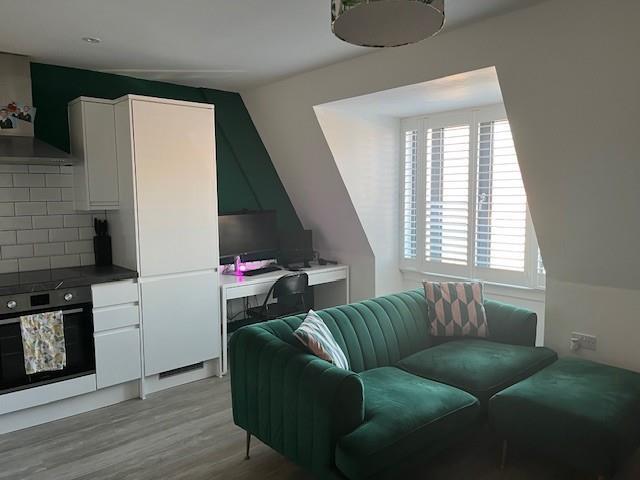 32 Manor Gardens photo 10.jpg