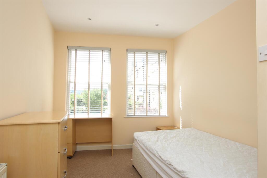 Bedroom.JPG