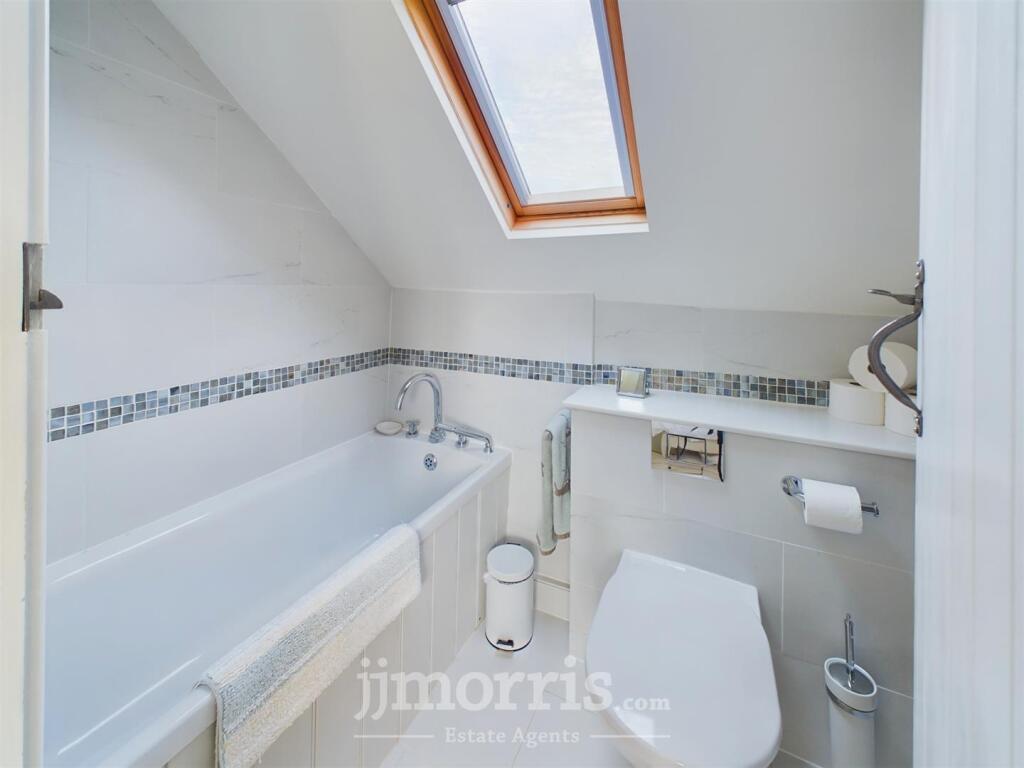 En Suite Bathroom