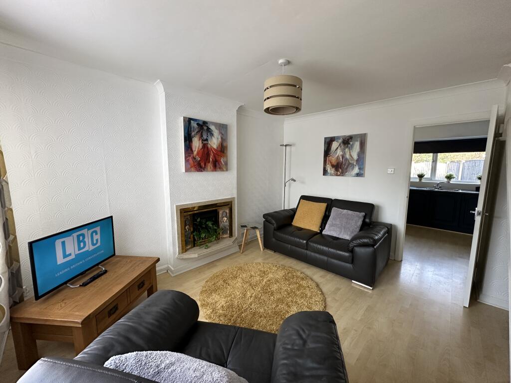 5. Living room.JPG