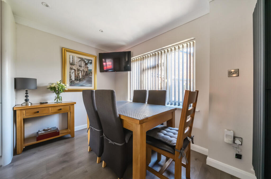 1371573-19-68f8a78139c5a