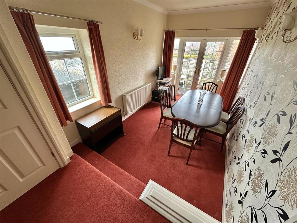 Bramleys Estate Agents - Fernlea Close - Heckmondw