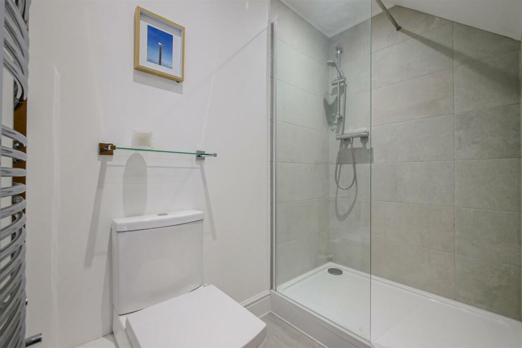 EN-SUITE (2)