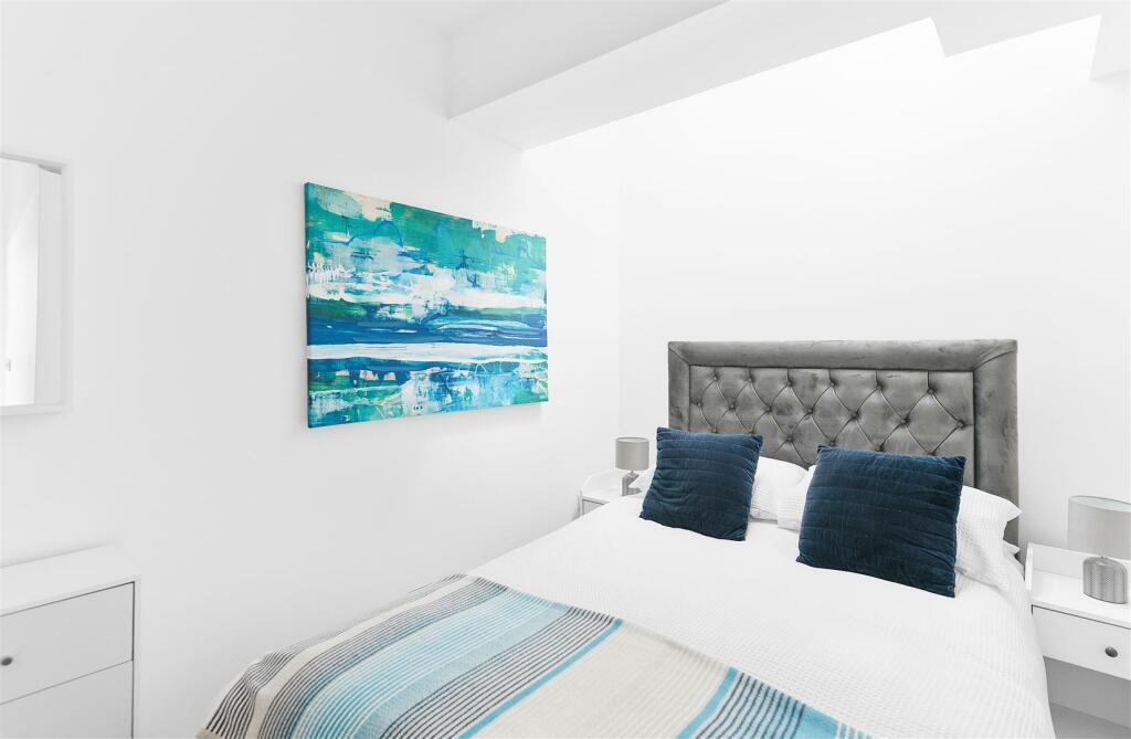 Flats 1 &amp; 2, 381 Bath Road, Arnos Vale, Bristol BS