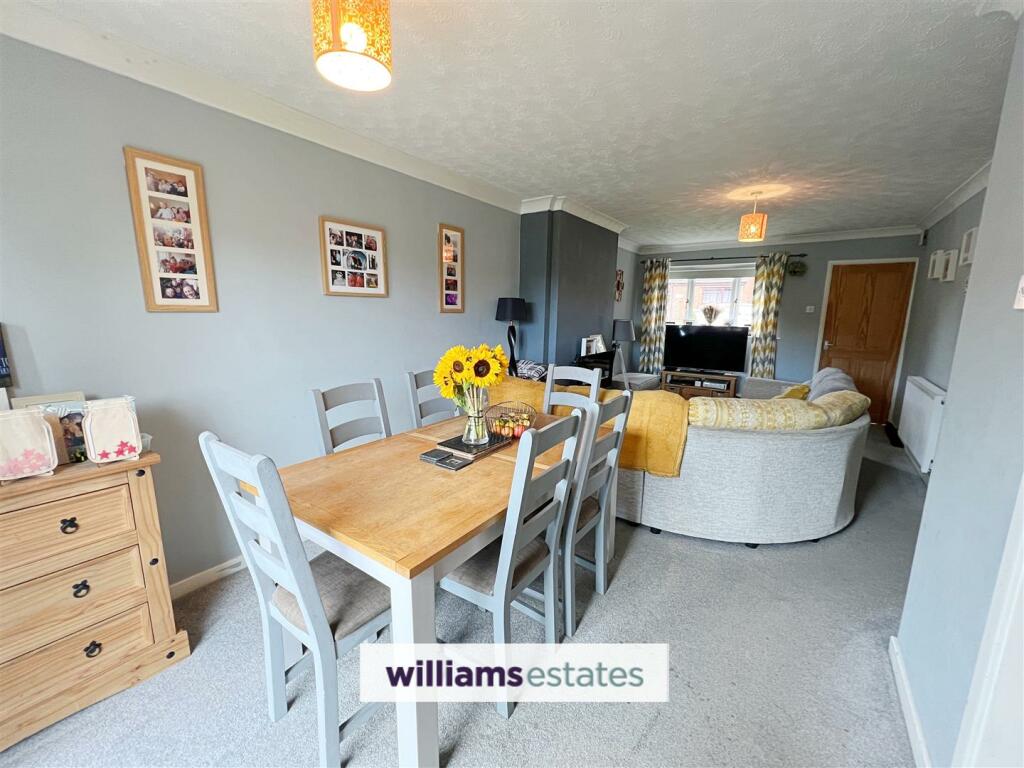 Living/Dining Area