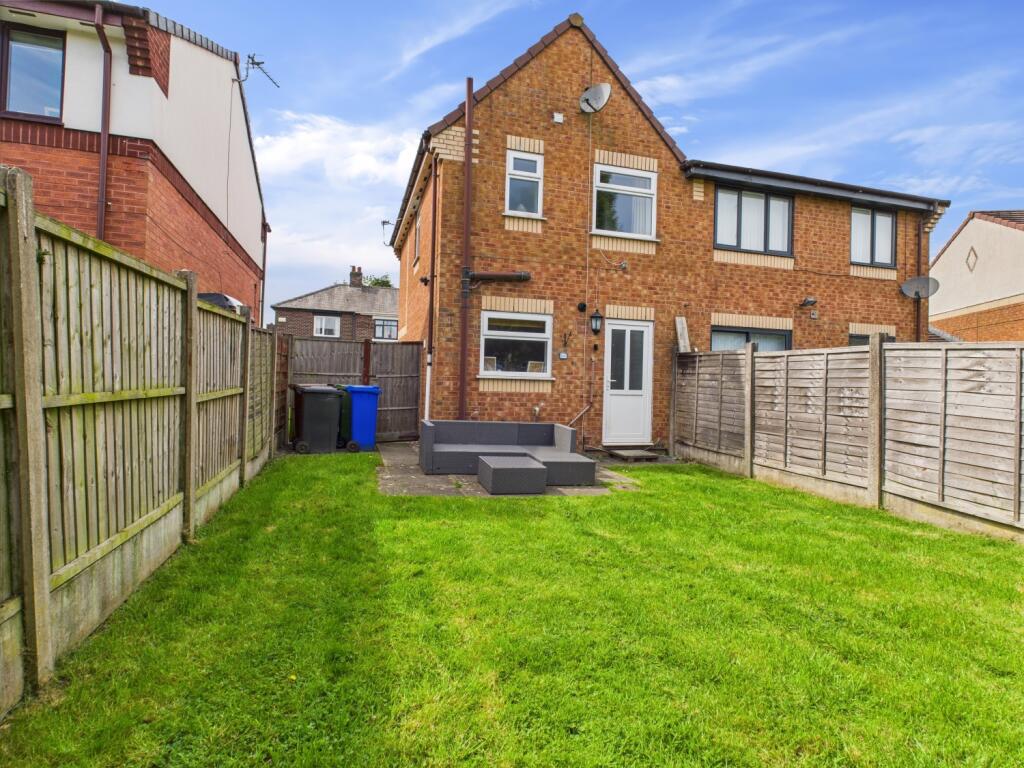 CAM03729G0-PR0037-STILL012