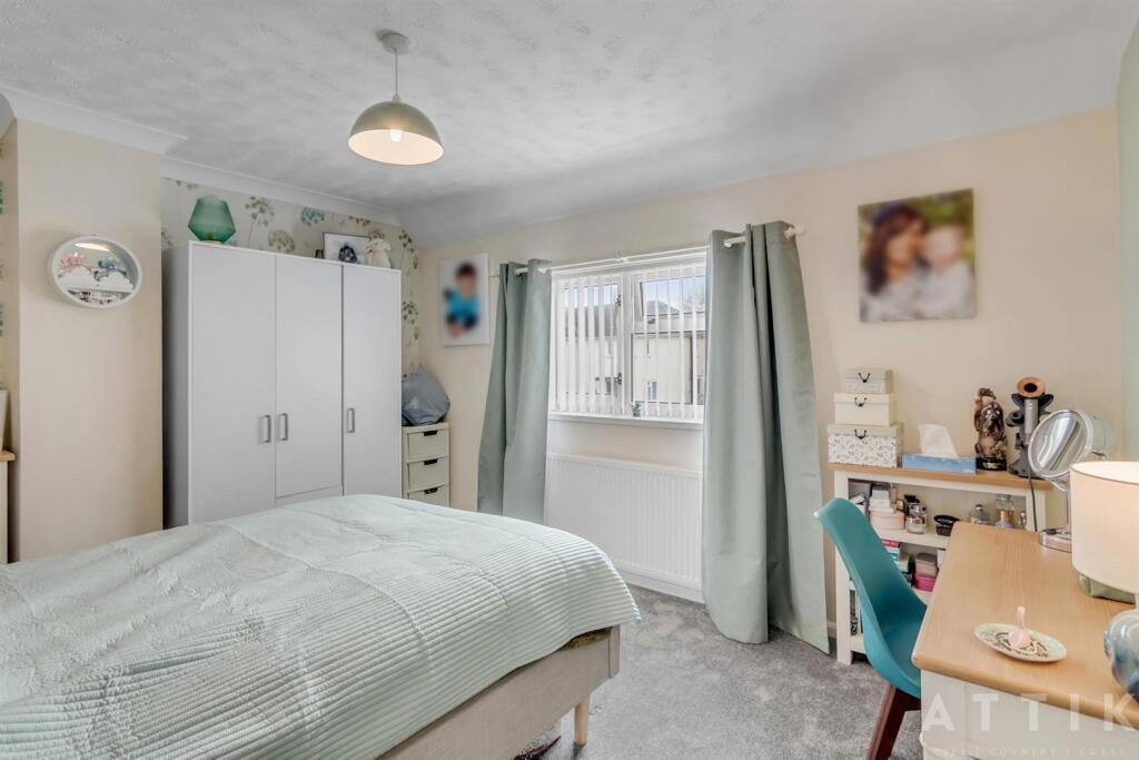 9 Bedingfield Crescent Halesworth IP19 8DZ (26).jp