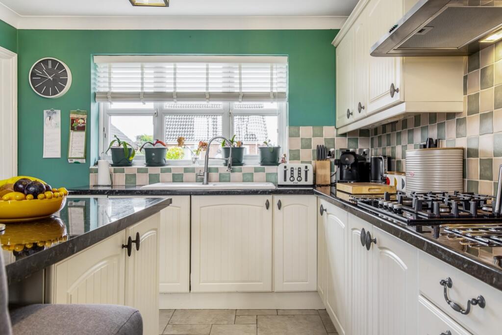 5 Richard Busby Way (Lutton)-23