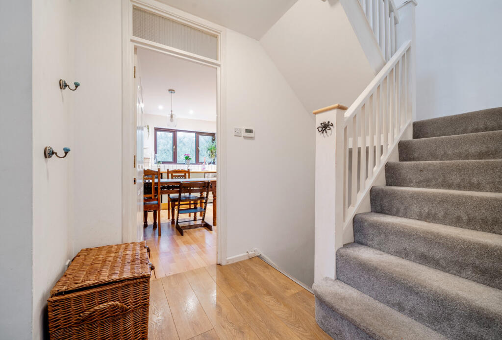 1376615-3-6911d65...