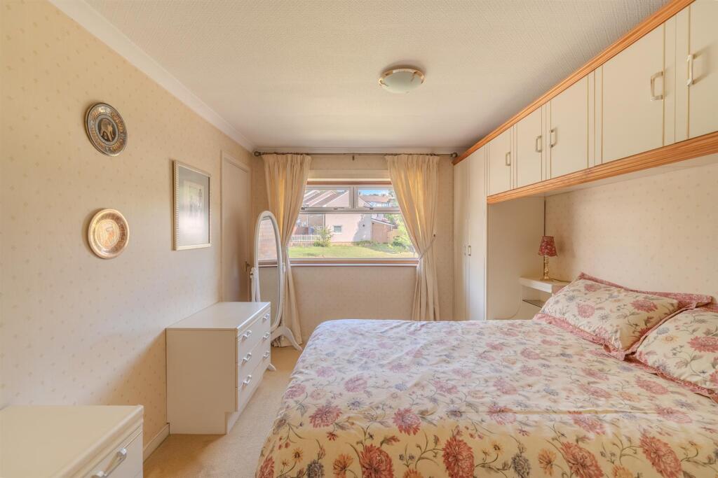 5 Harlech Close-2.jpg