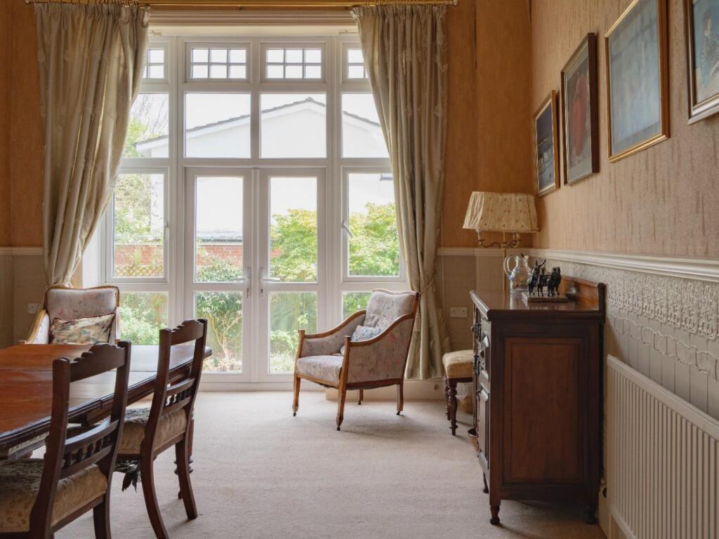 Dining Room/Bedroom 3