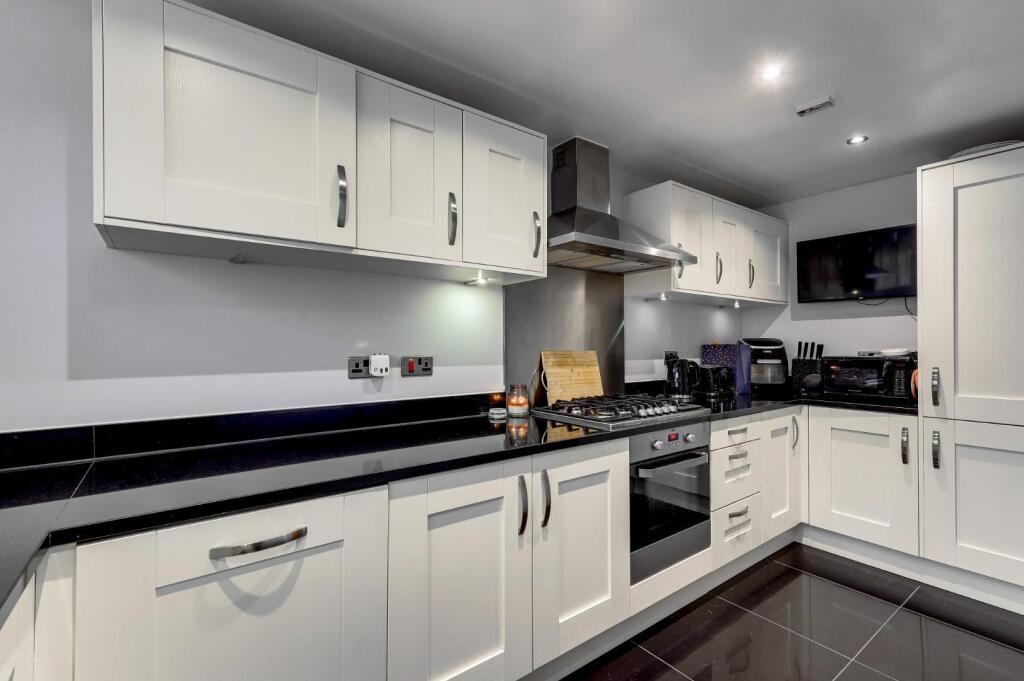 Kitchen c.JPG