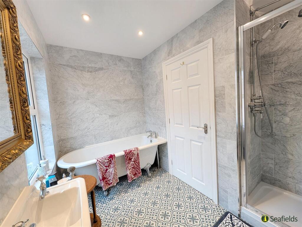 Bath/Shower room