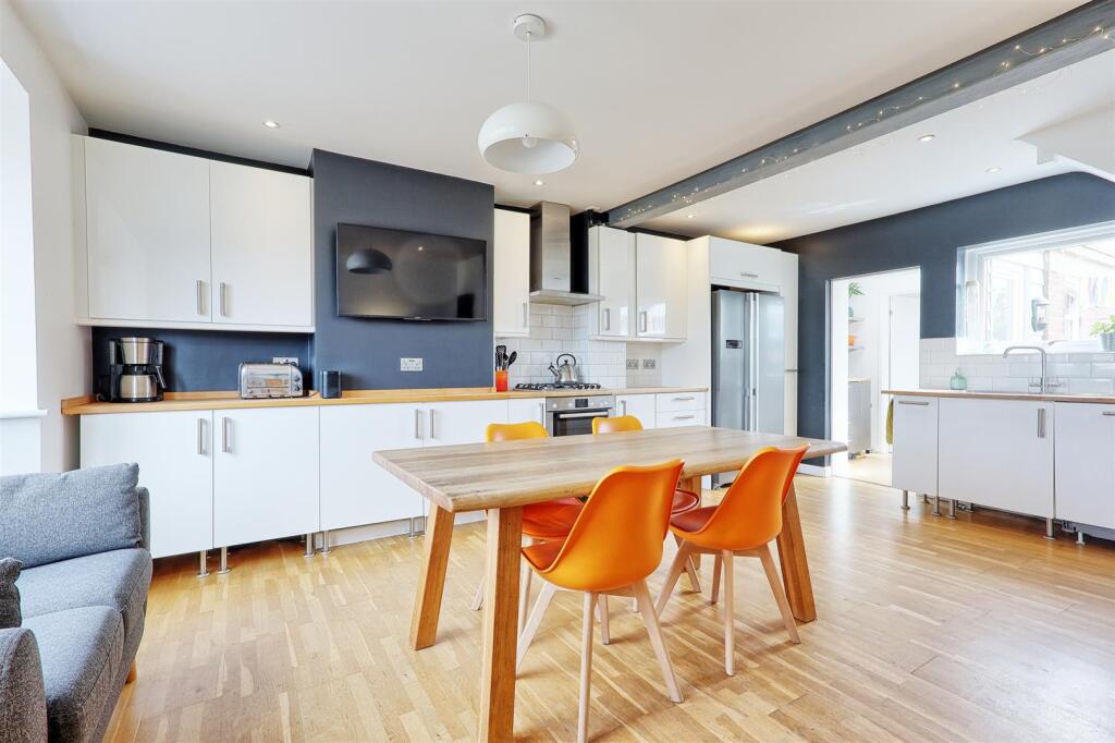 IMG_3099_100_101_easyHDR-interior3.jpg