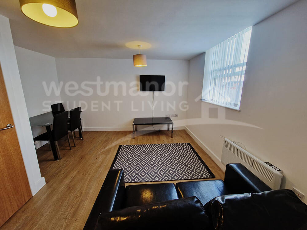 FLAT 12 - SHARED BR